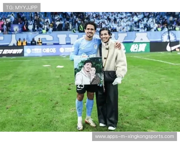 大连英博左边线突破美如画 大连英博左边线突破美如画